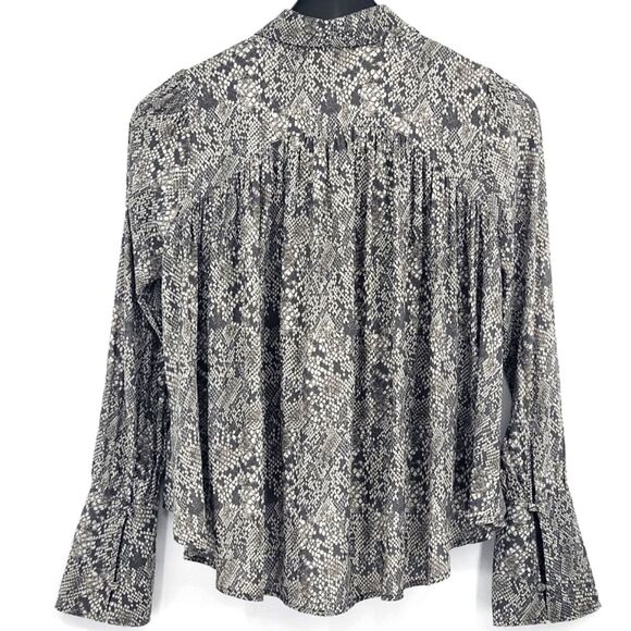 Free People Modern Blouse Size Extra Small XS Snakeskin Print  Black Ivory White - Picture 3 of 10